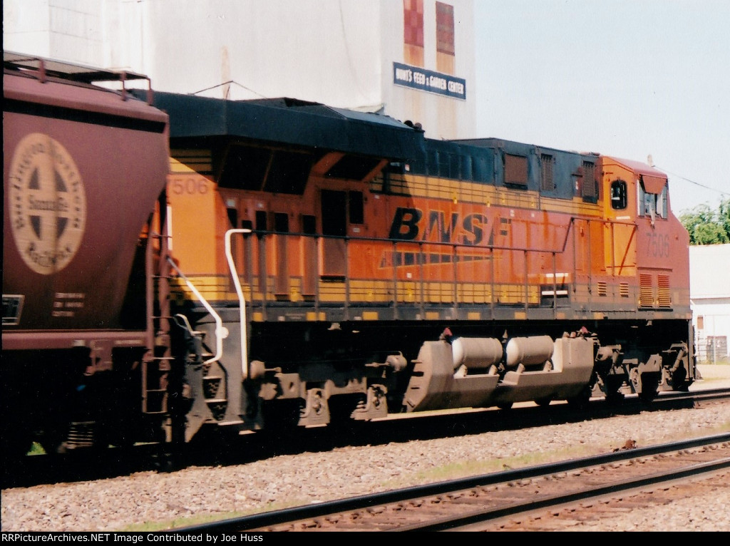 BNSF 7506 DPU